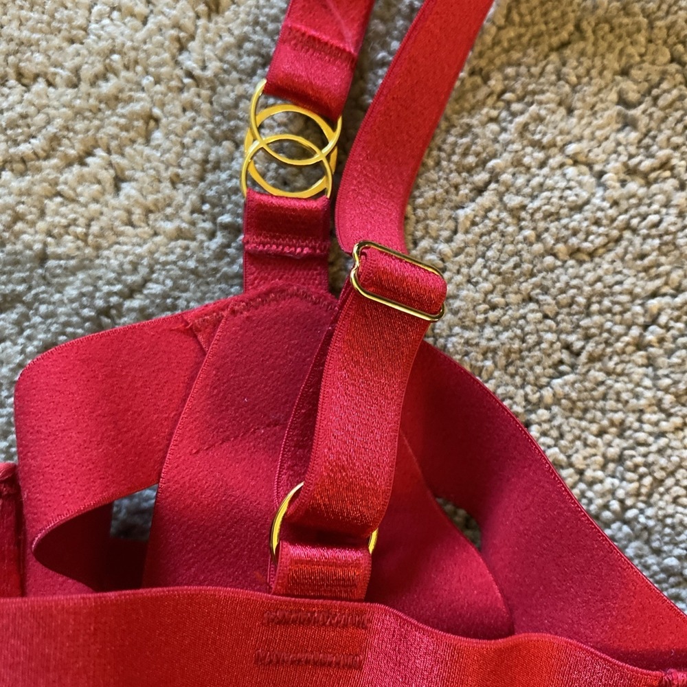 VICTORIA'S SECRET VERY SEXY LUXE UNLINED STRAPPY RED CAGE BANDED BRA 34B - Picture 8 of 15
